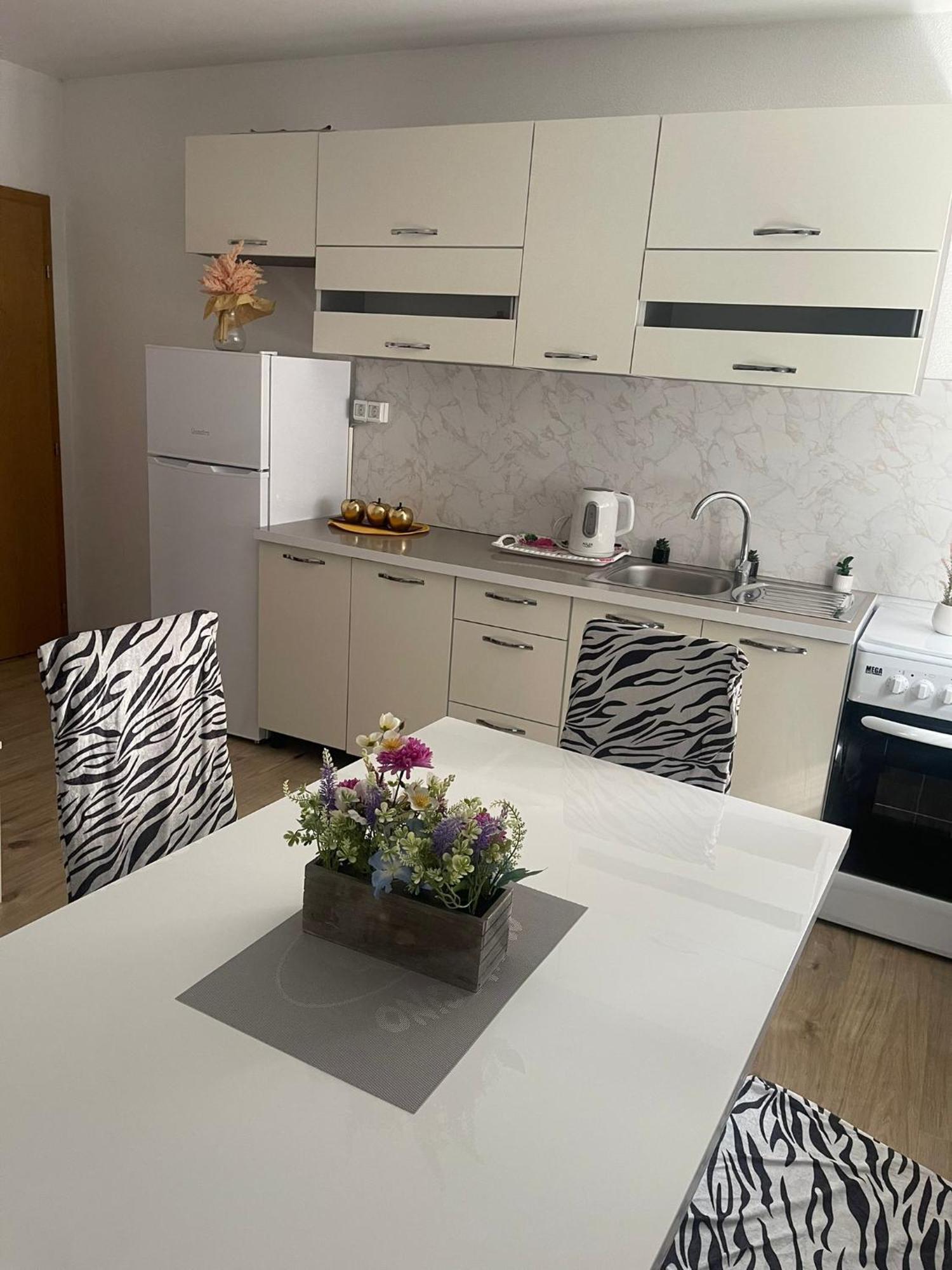 Apartmani Zuti Neum Exteriér fotografie